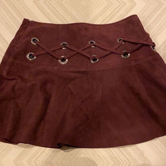 Parker Burgundy Milos Loop Ring Suede Skirt - Size 6 - Picture 7 of 8